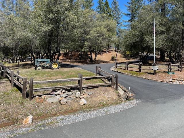 Photo of 8007 Lakeside Dr in Mountain Ranch, CA