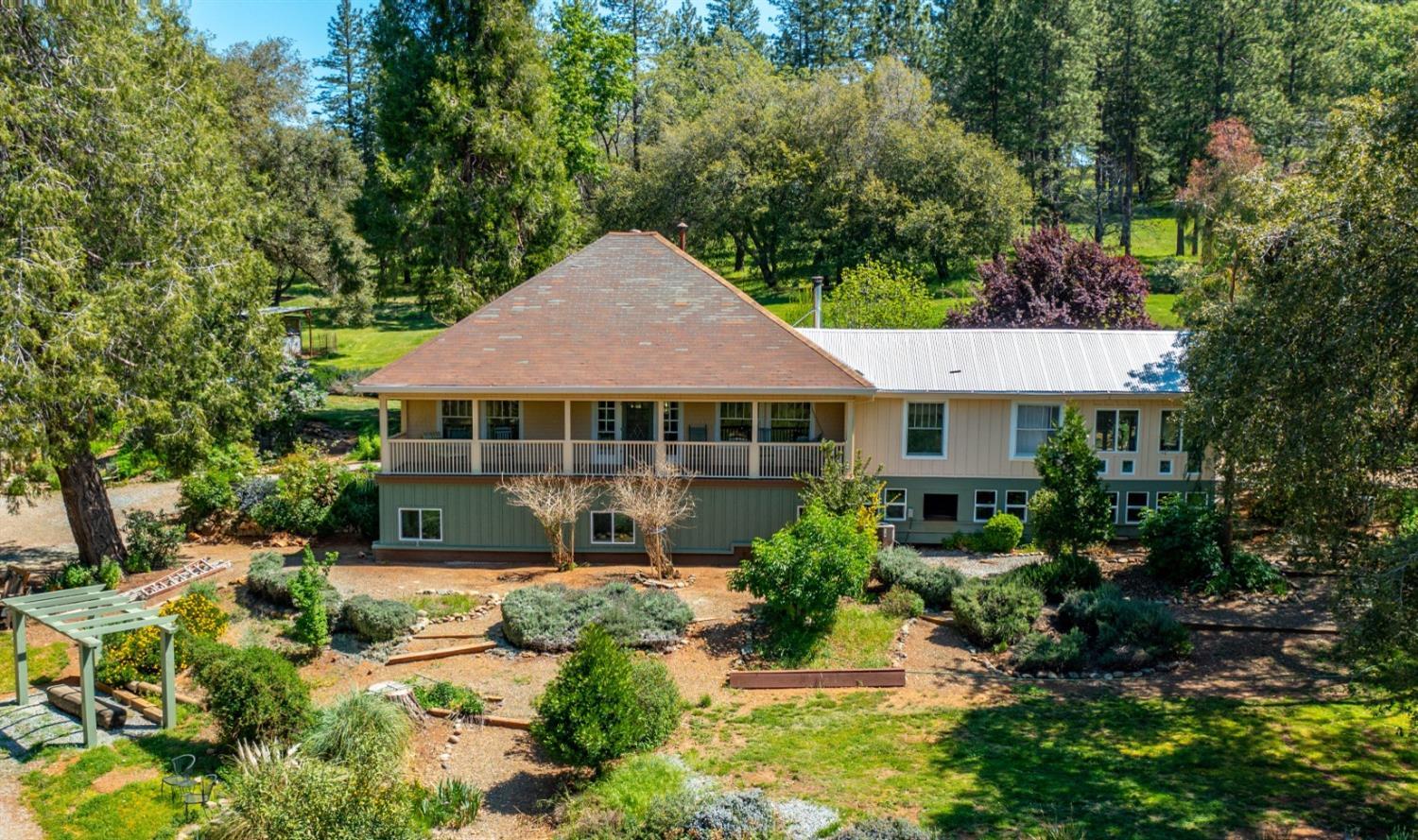 Photo of 15579 Jesus Maria Rd in Mokelumne Hill, CA