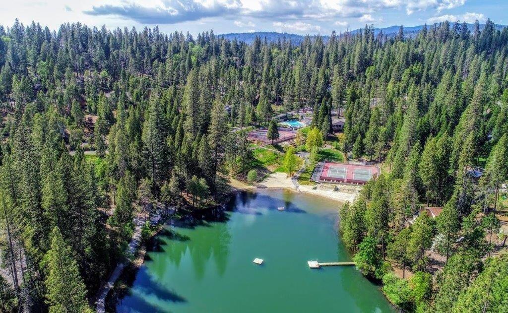 Photo of 1859 Patricia Ln in Arnold, CA