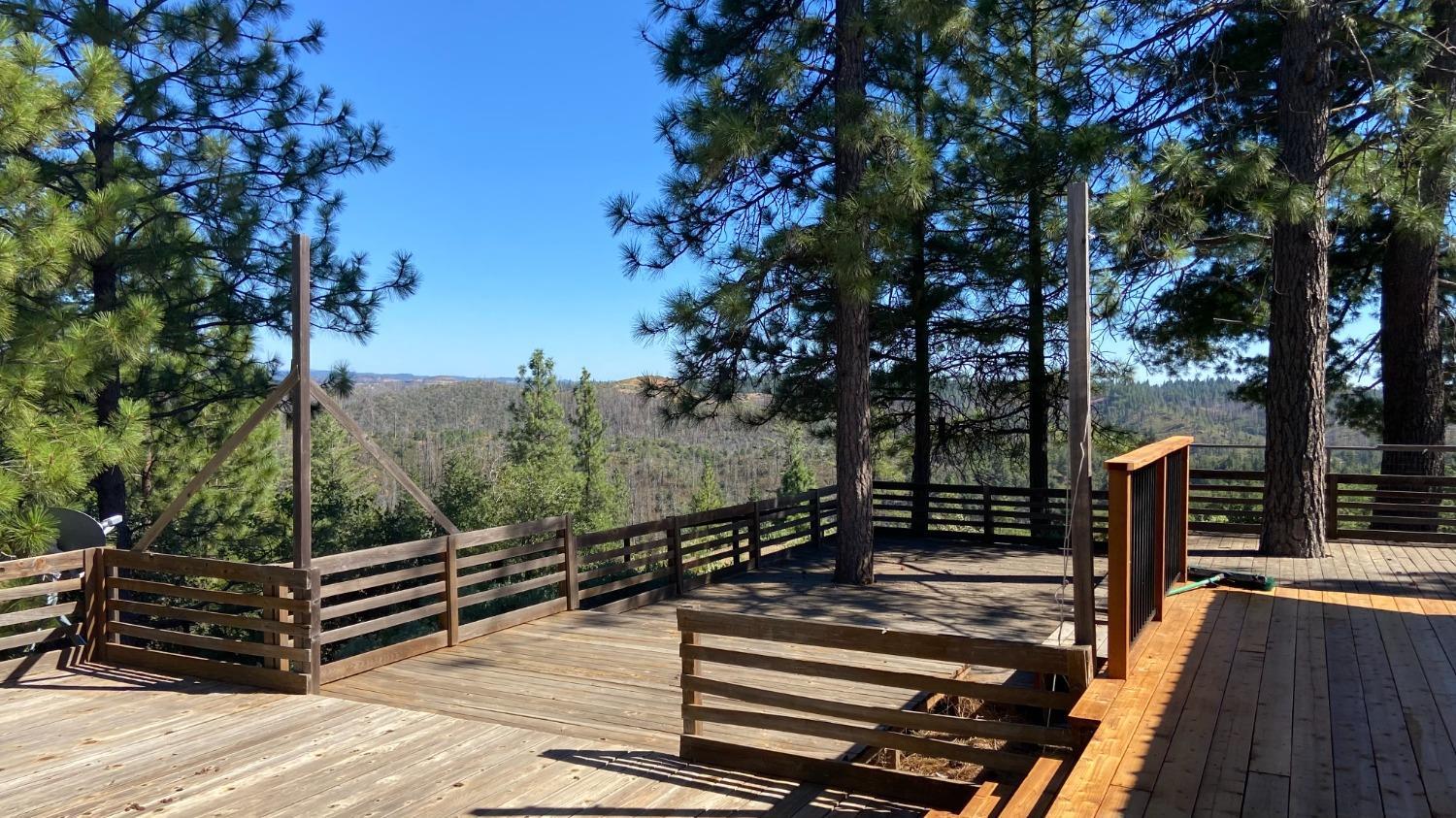 Photo of 417 Blossom Ln in Mokelumne Hill, CA