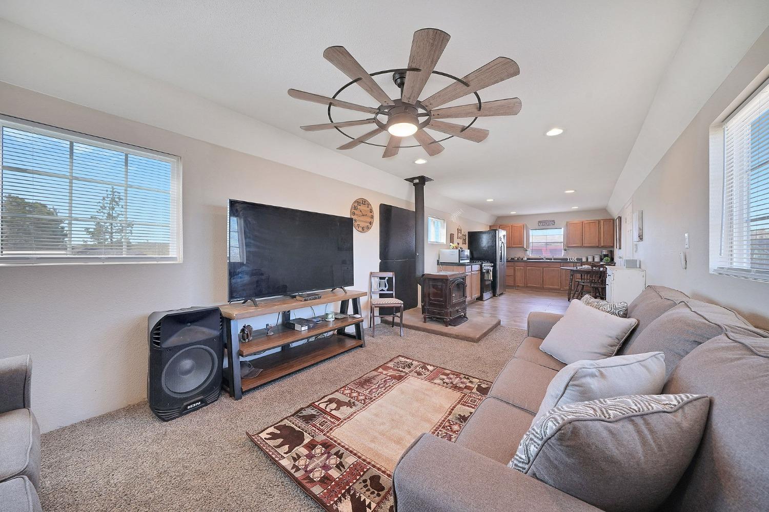 Photo of 8497 W Murray Crk in Mountain Ranch, CA