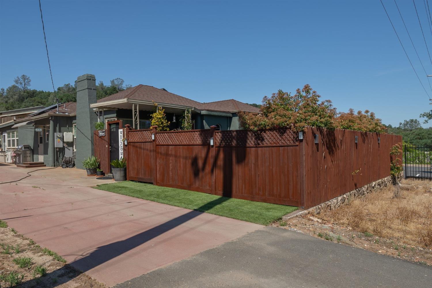 Photo of 665 W Saint Charles St in San Andreas, CA