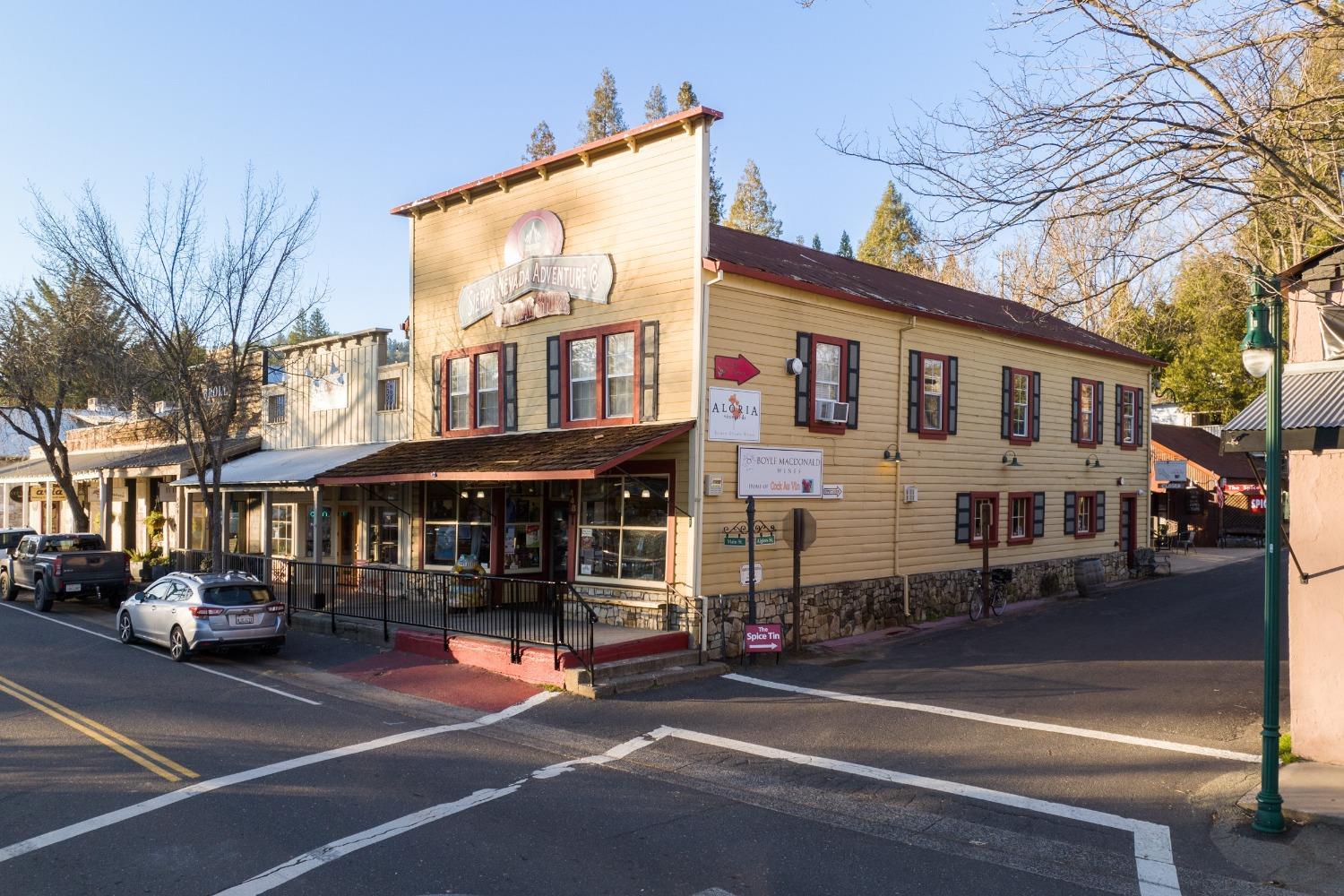 Photo of 448 Main St in Murphys, CA