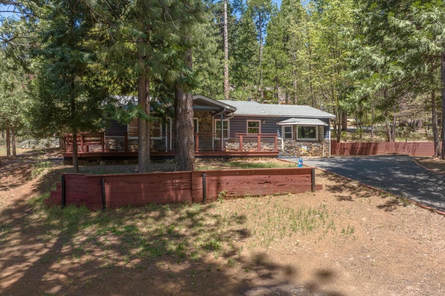 Photo of 2273 Flanders Dr in Arnold, CA