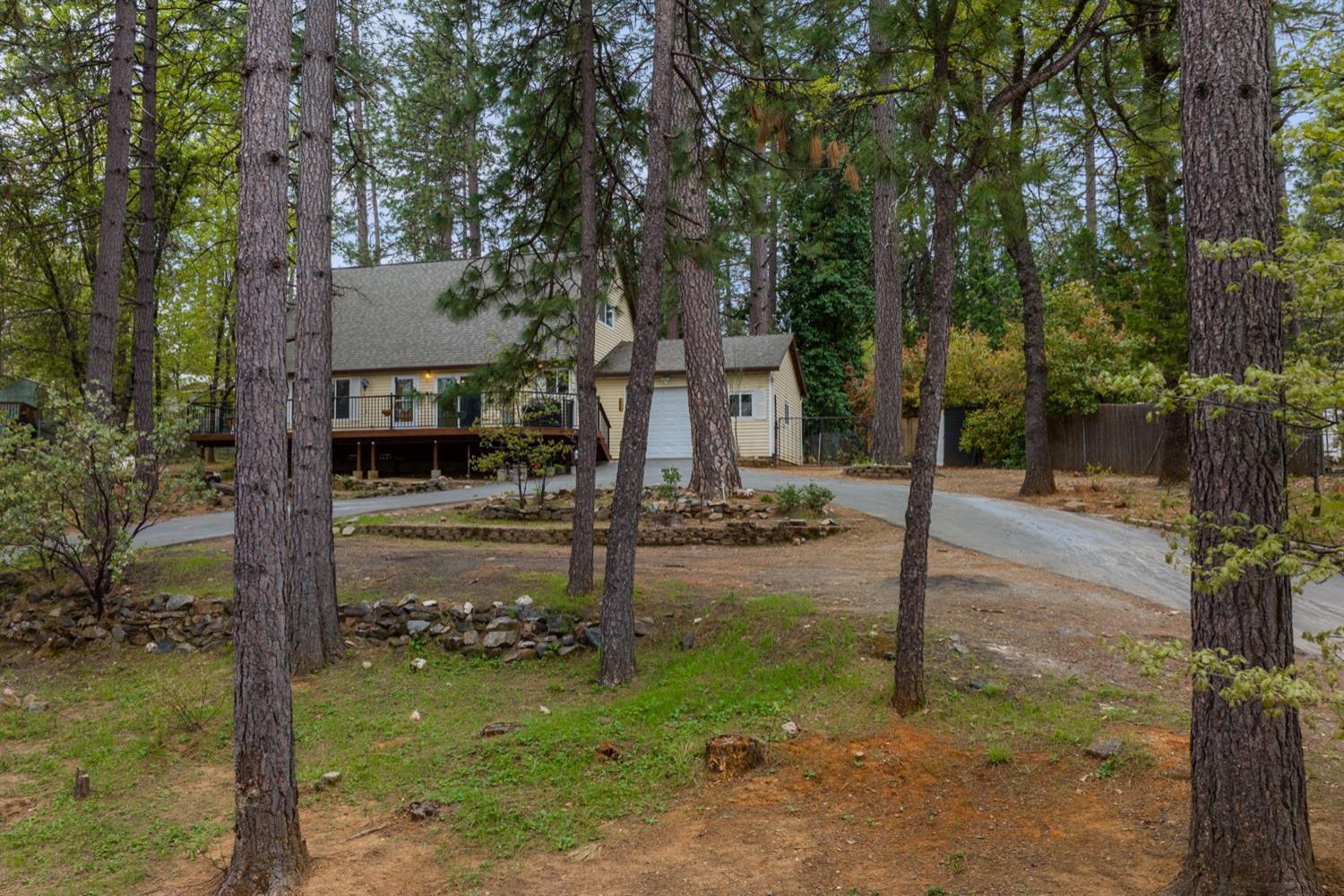 Photo of 5676 Oxbow Ct in Hathaway Pines, CA