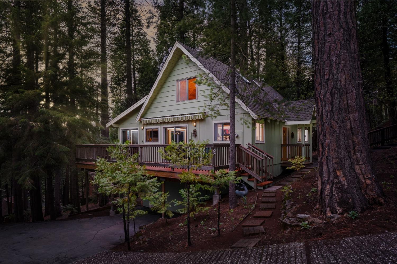 Photo of 2880 Pine Knoll Dr in Arnold, CA