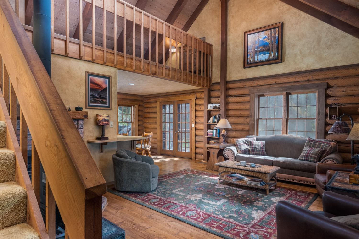 Photo of 914 Mauna Kea Dr in Arnold, CA