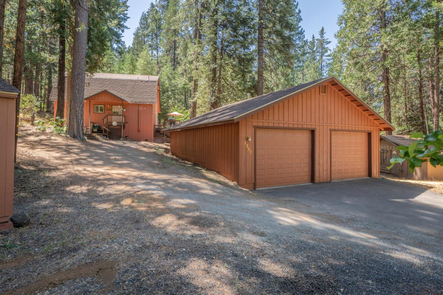 Photo of 1327 Laurel Cir in Arnold, CA