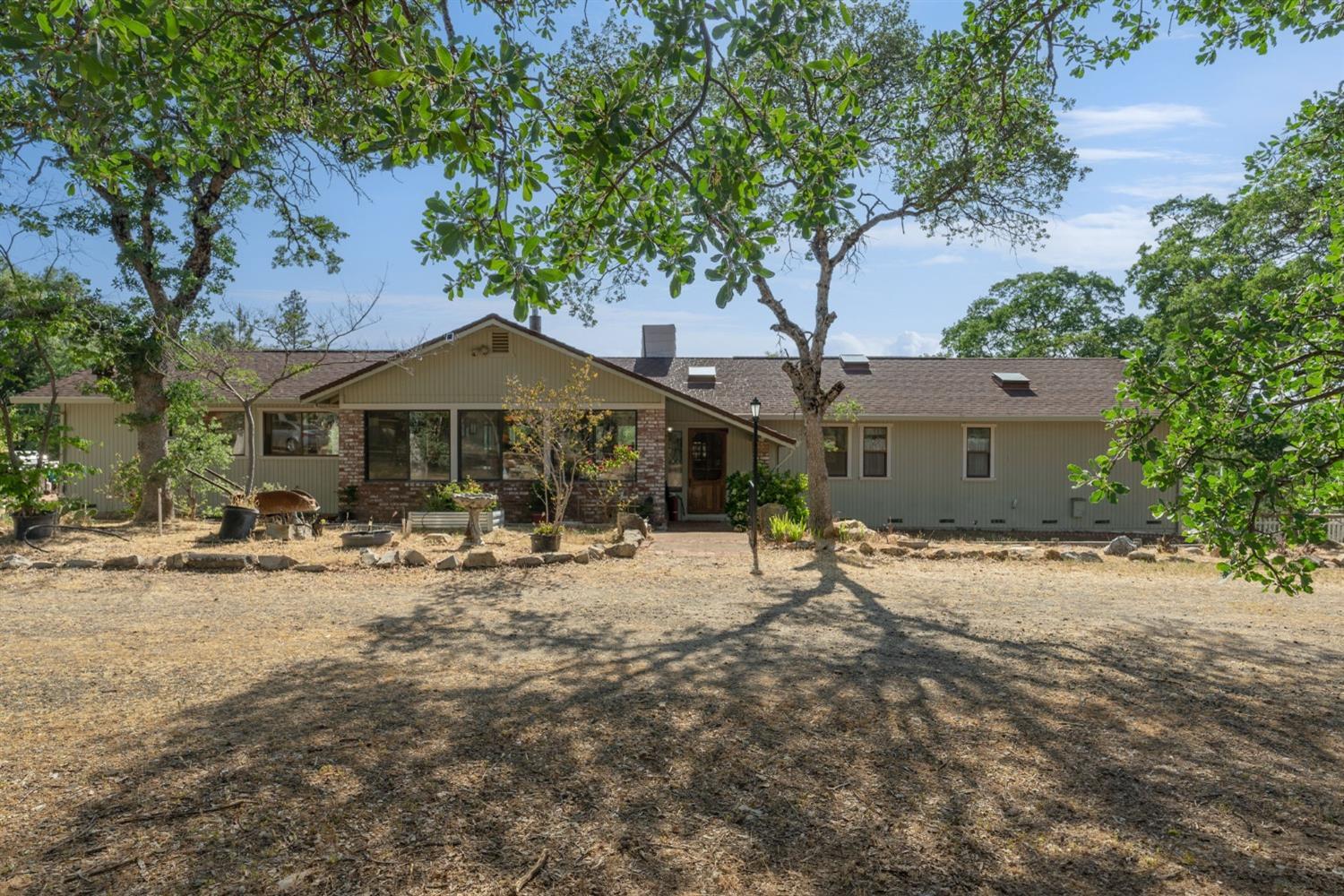 Photo of 1692 Ponderosa Wy in Murphys, CA