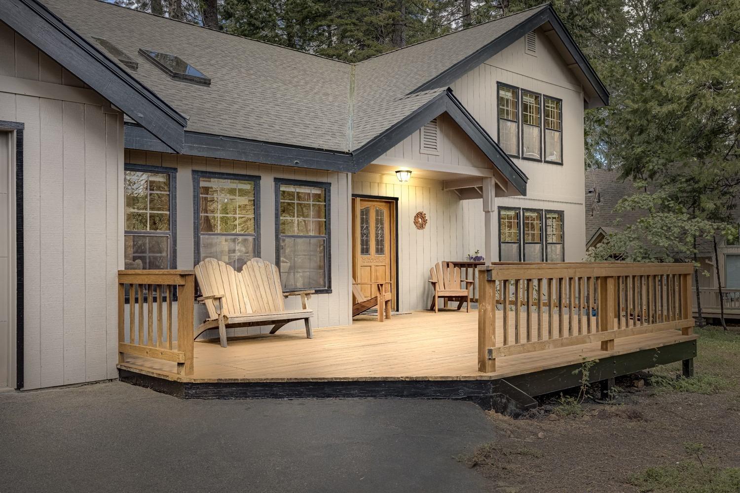 Photo of 206 Russell Dr in Arnold, CA