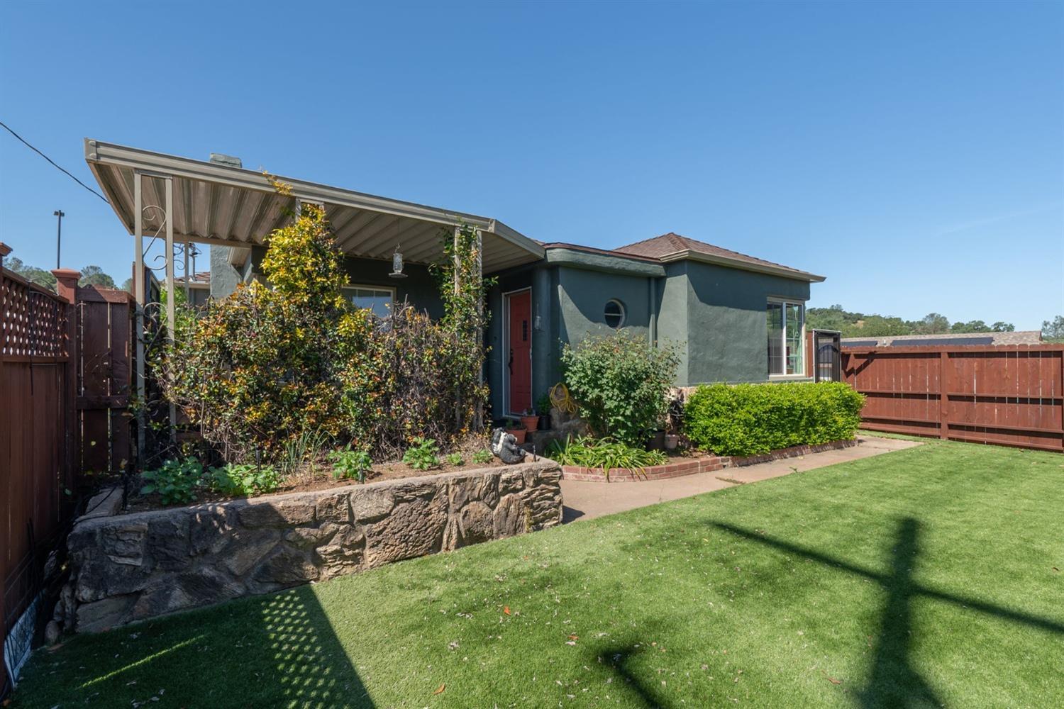 Photo of 665 W Saint Charles St in San Andreas, CA