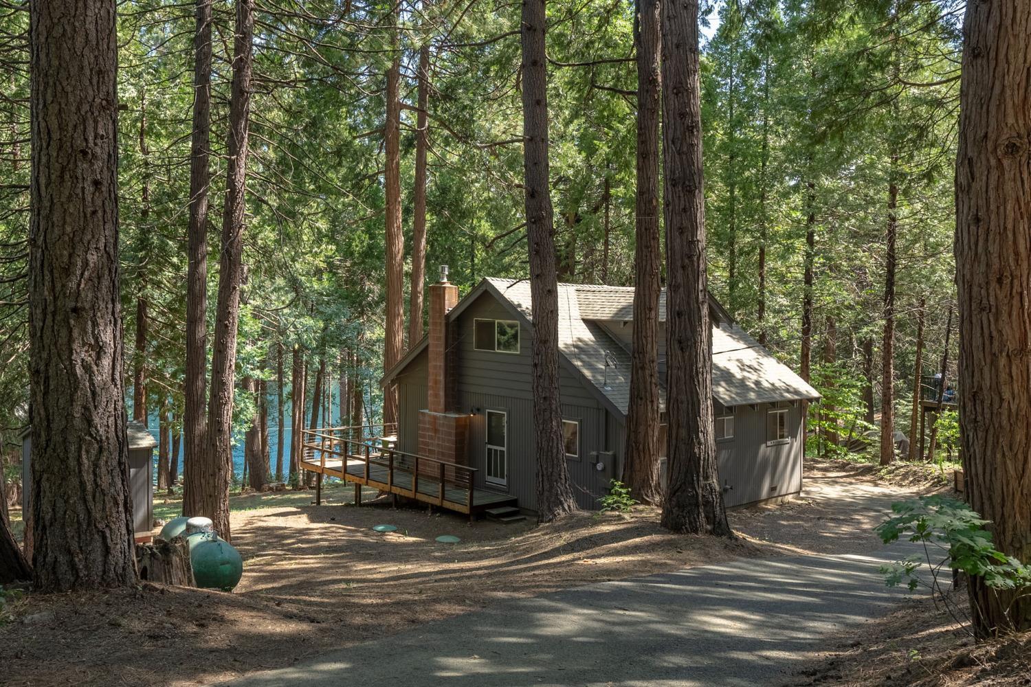 Photo of 2984 Evergreen Dr in Arnold, CA