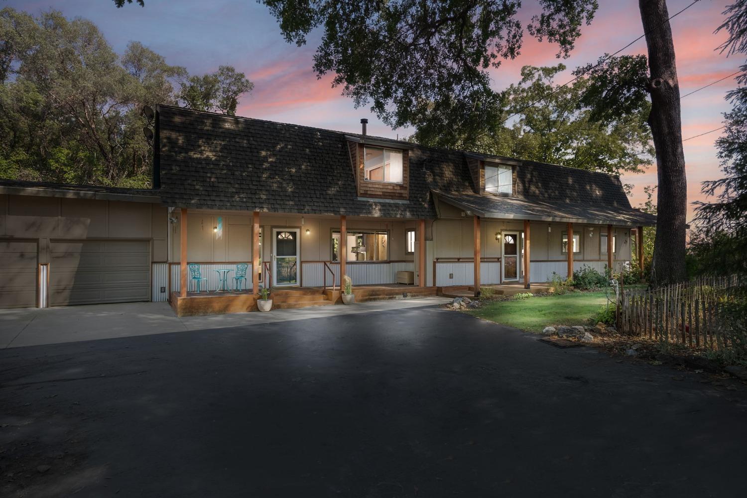 Photo of 590 W Hwy 4 in Murphys, CA