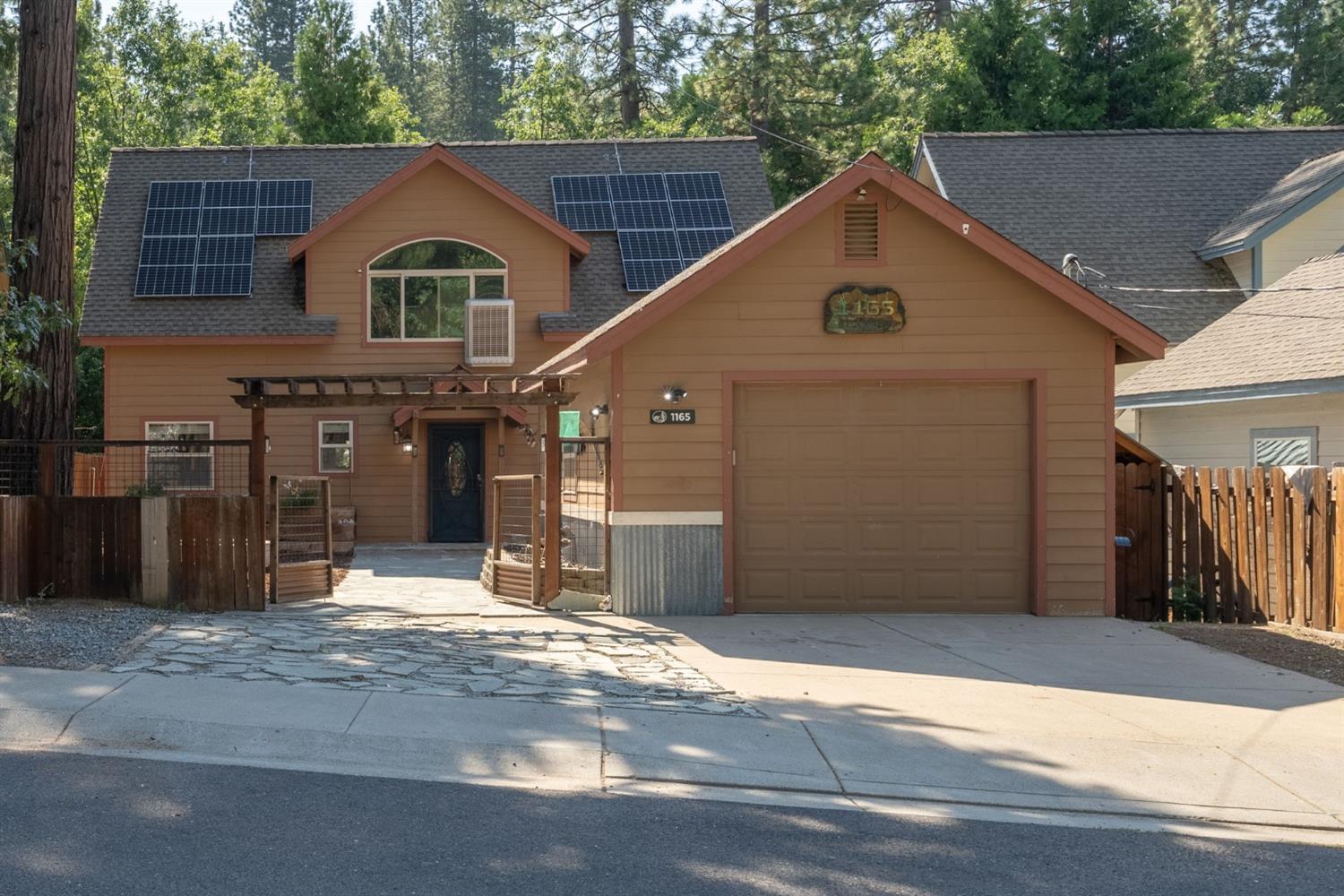 Photo of 1165 Sequoia St in Arnold, CA
