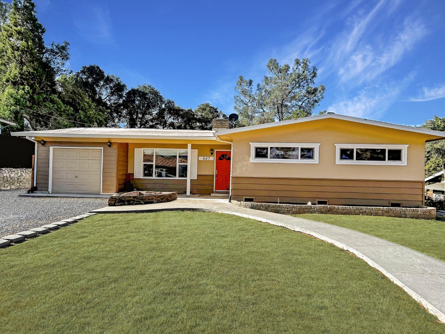 Photo of 647 Sunset St in San Andreas, CA