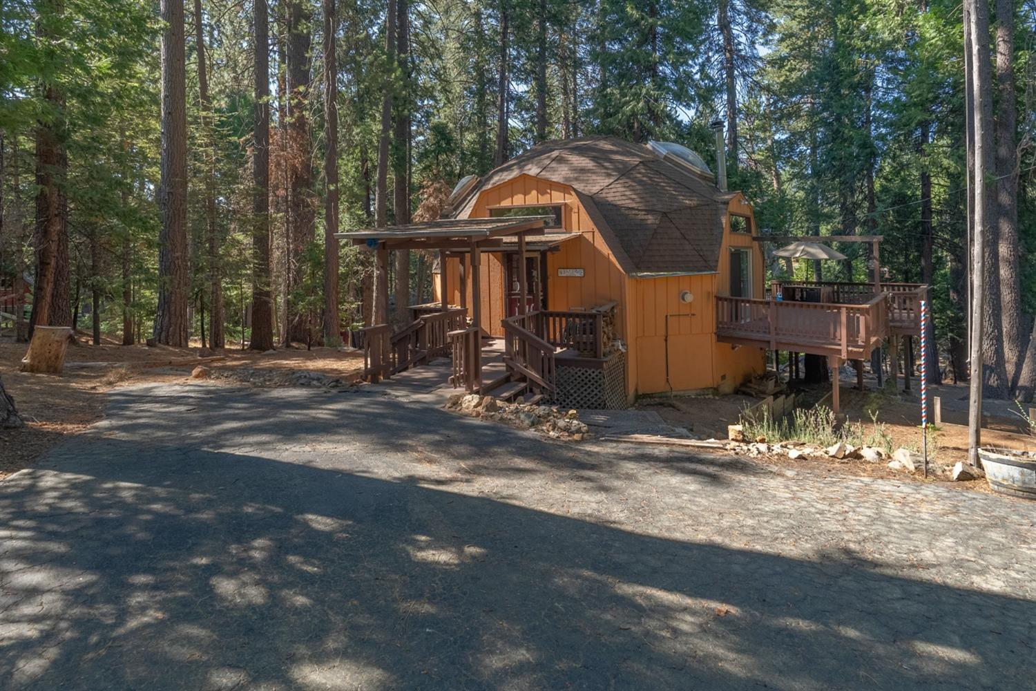 Photo of 1813 Manzanita Dr in Arnold, CA