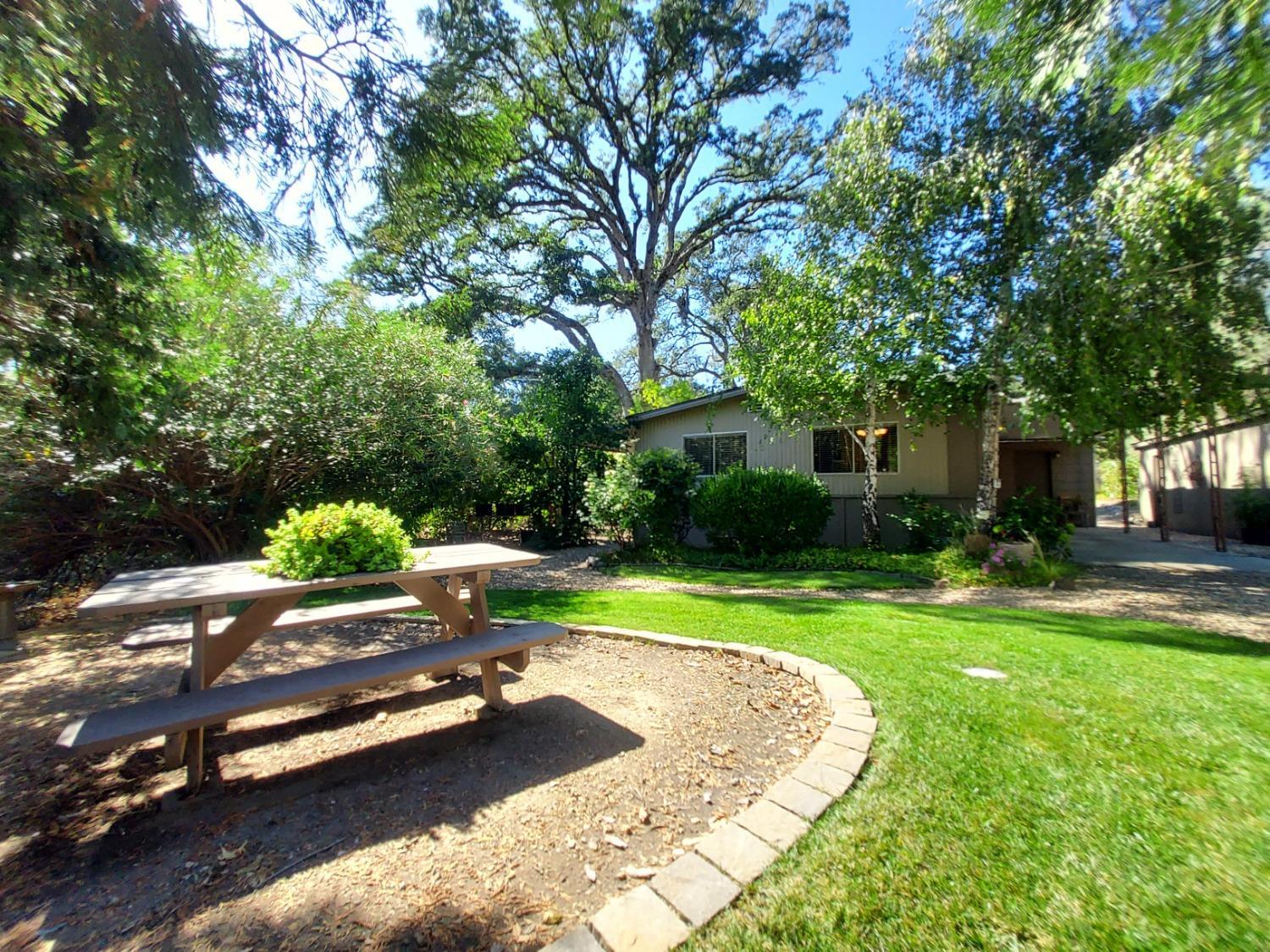 Photo of 1762 Live Oak Ct in Murphys, CA