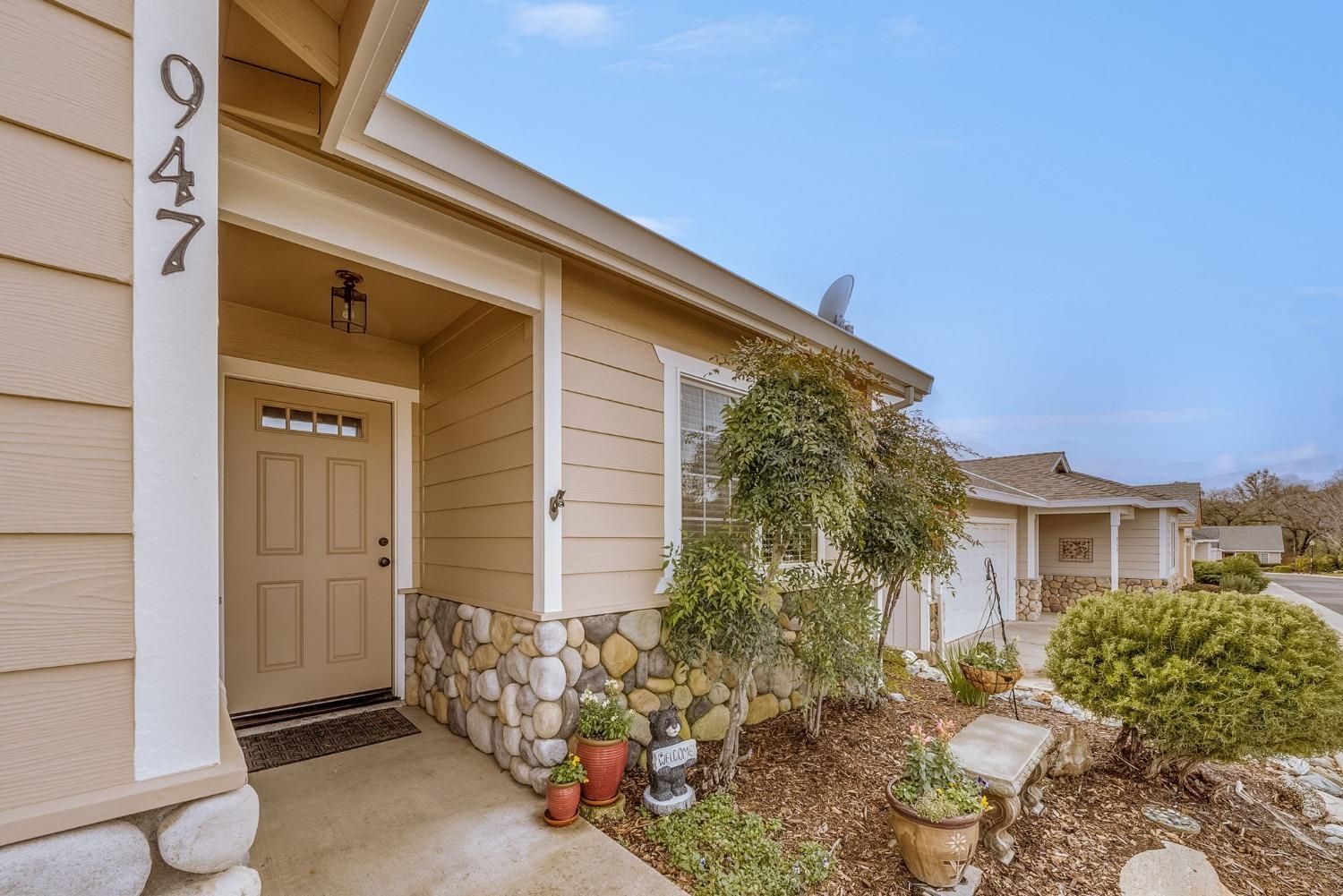 947 Country Ln, Angels Camp, CA, 95222