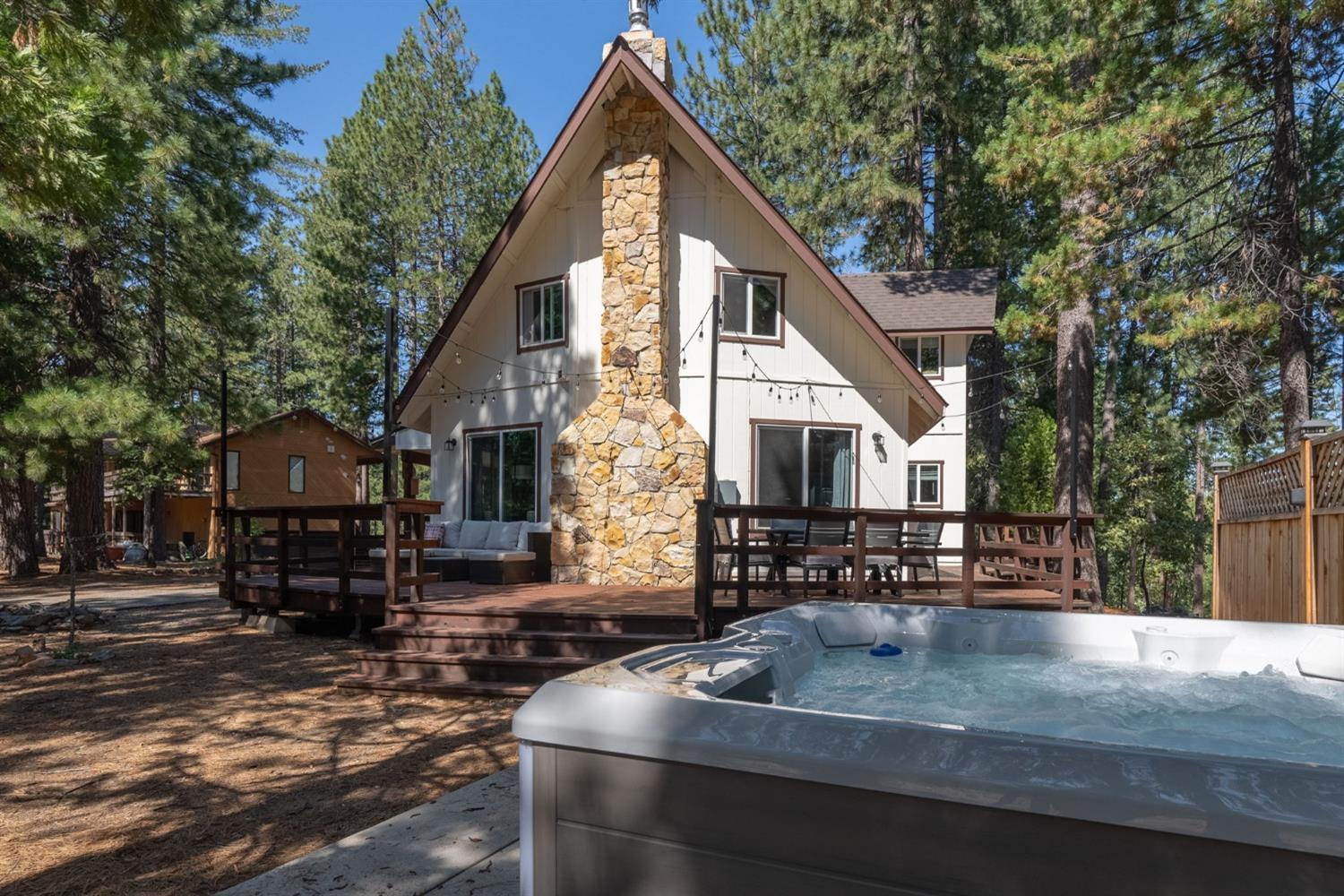Photo of 2621 St Moritz Dr in Arnold, CA