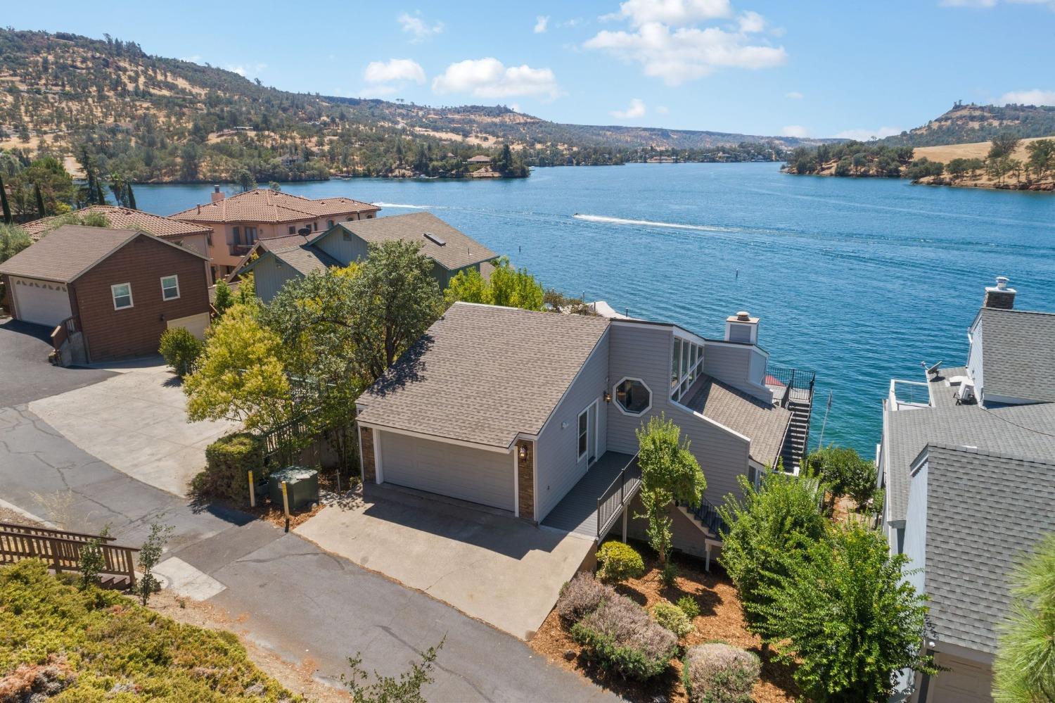 Photo of 816 Foothill Rd in Copperopolis, CA