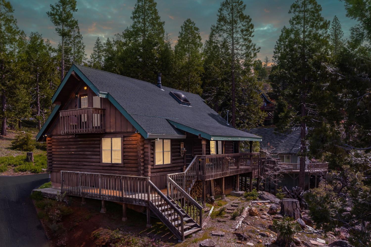 Photo of 914 Mauna Kea Dr in Arnold, CA