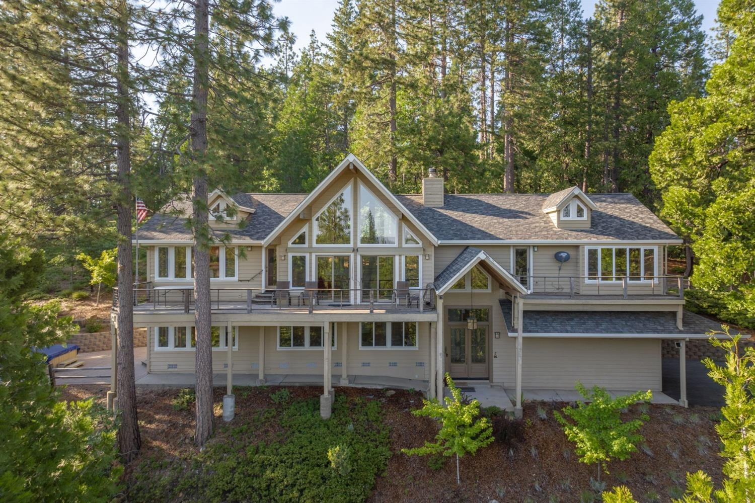 Photo of 794 Grizzly Wy in Arnold, CA