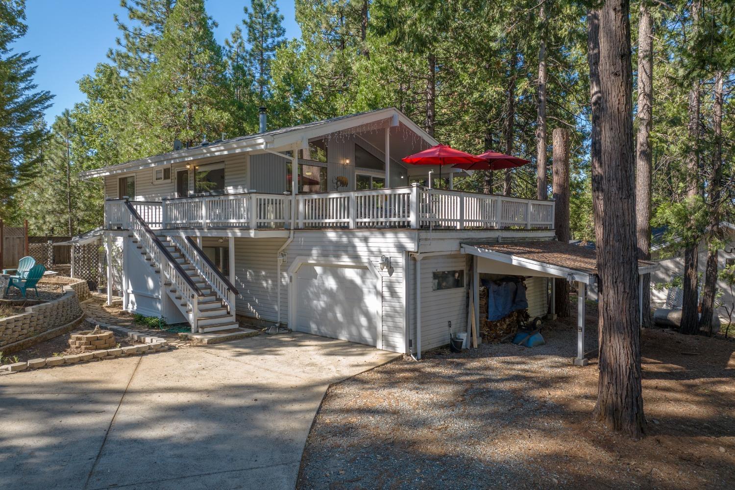 Photo of 3049 Dalmatia Dr in Arnold, CA