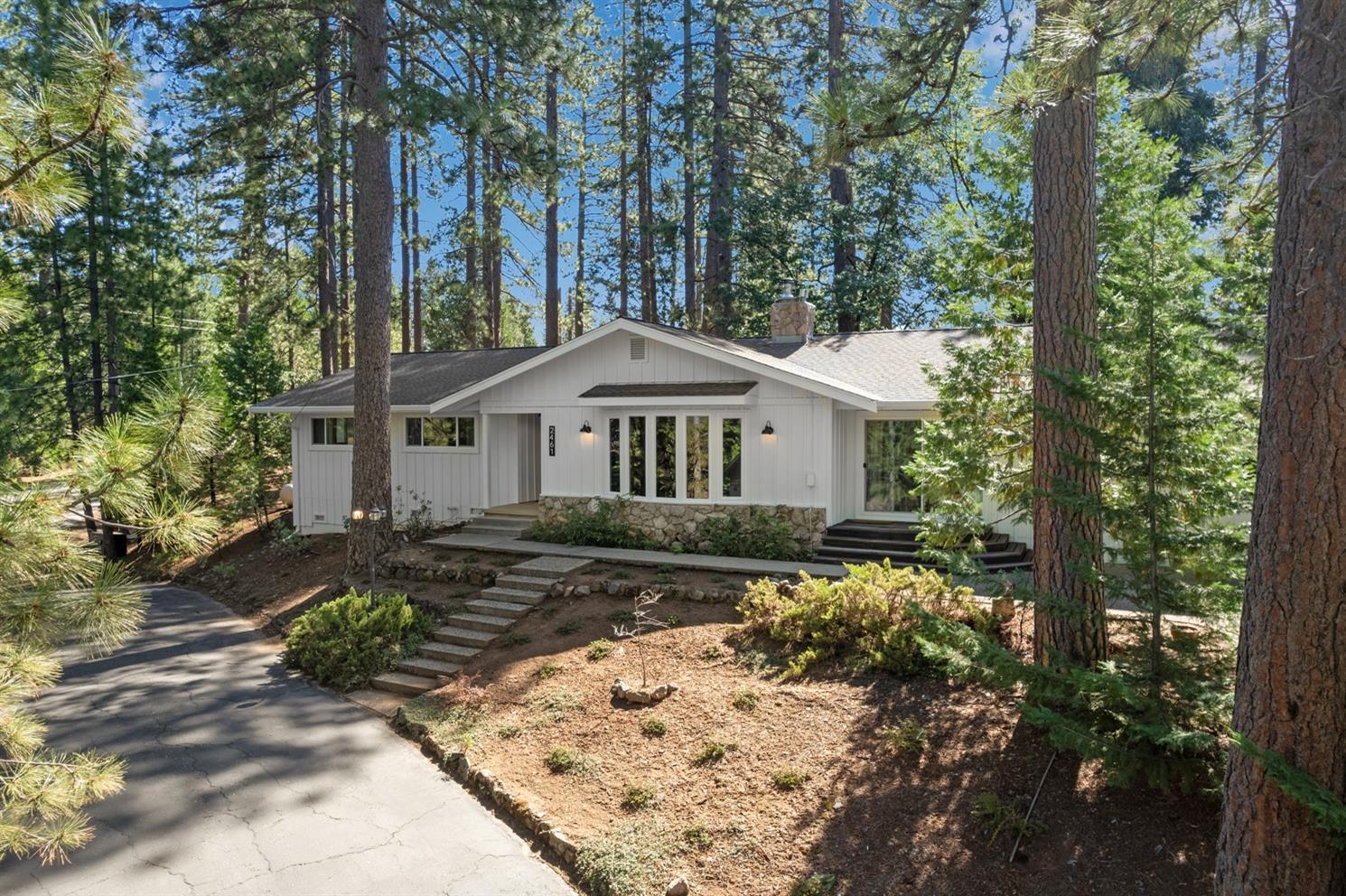 Photo of 2461 Stephanie Dr in Arnold, CA