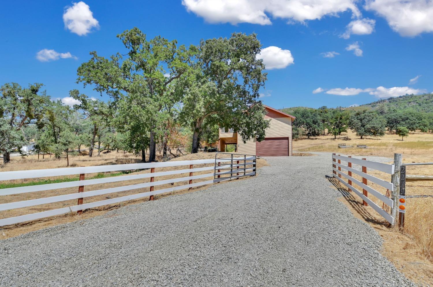 Photo of 2279 Appaloosa Wy in Angels Camp, CA