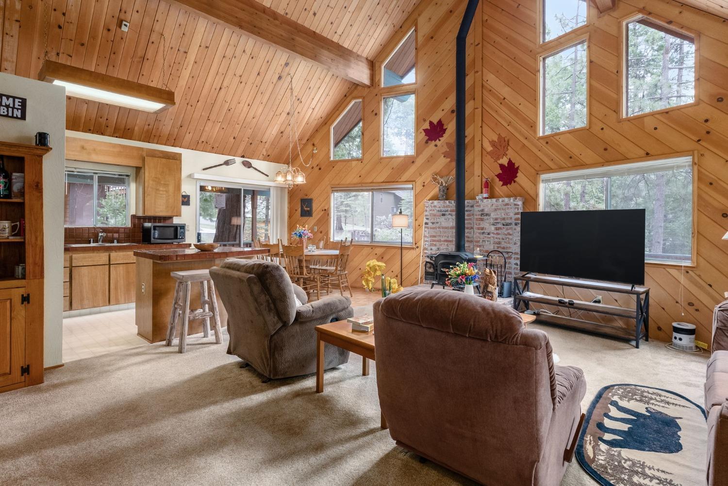 Photo of 2245 Castlewood Ln in Arnold, CA