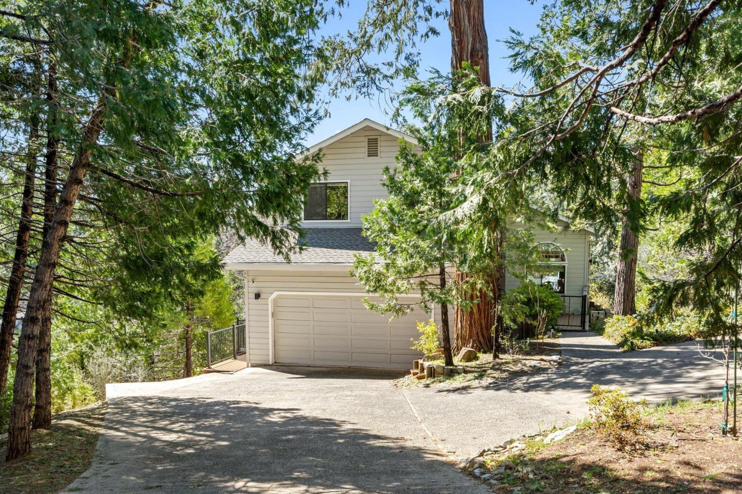 Photo of 621 Forest Meadows Dr in Murphys, CA