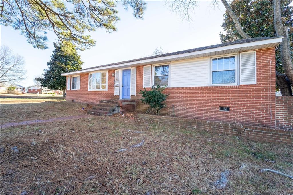 Beautiful 3 bedroom/1.1 bathroom brick rancher in the West End Manor neighborhood. This home has brand new HVAC system, newer windows, fresh paint throughout, hardwood floors and much more!