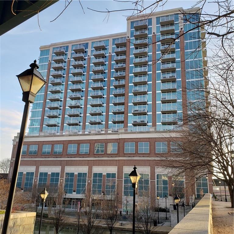 Riverfront featuring one and two bedroom condominiums offering river, city and canal views. Open flo