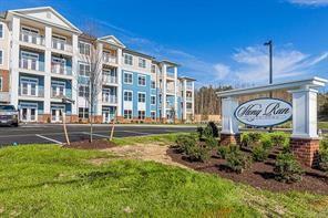 WE WILL ACCEPT CONTINGENT OFFERS! Stony Run Condominiums offers many amenities including Resort Styl