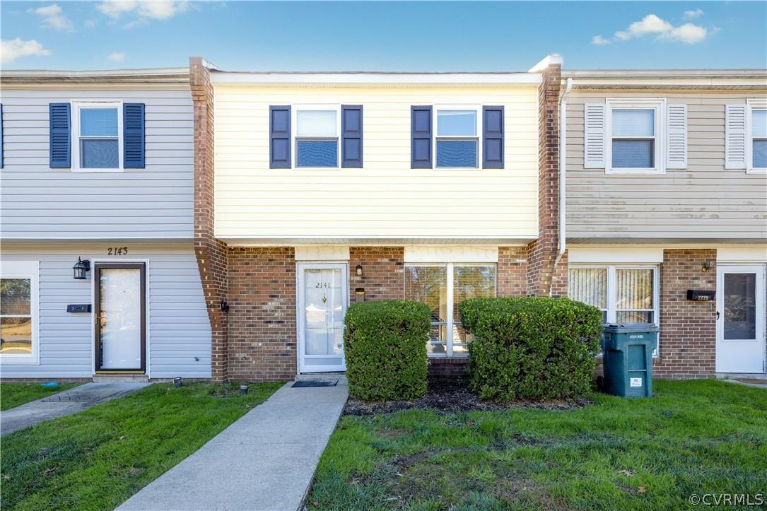 Move in ready 3 Bedroom 1.5 Bath Townhome! Enjoy maintenance free living in this spacious townhome w