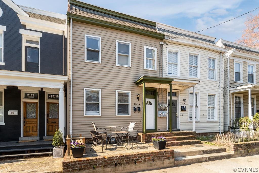 2121 ½ W Main Street is a duplex centrally  positioned in one of Richmond’s top historic locations i