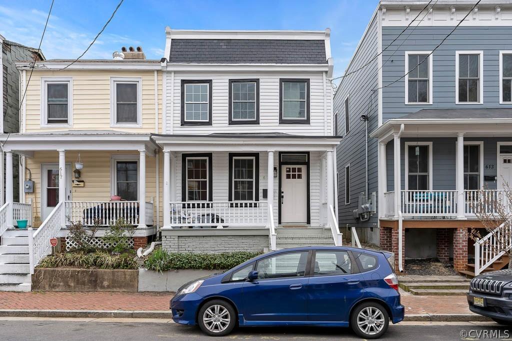 Light, bright, & airy! Welcome to this charming, fully renovated (roof, HVAC & all), Union Hill prop