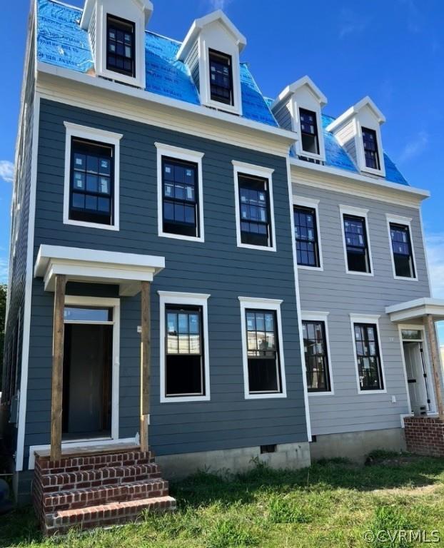 Welcome to this new construction, luxury home in the heart of Union Hill! This beautiful 4 Bed, 3.5 