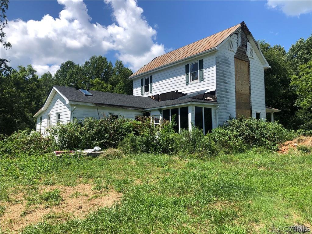 Historic Farmhouse in need of renovation on 30 acres of beautiful, subdividable land (2 lots by-righ
