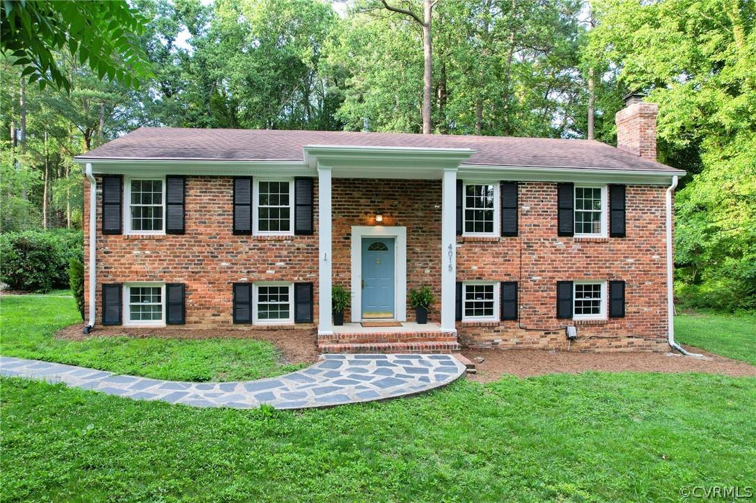 LOCATION! Incredible spot minutes from the James River/Pony Pasture,with easy access to reach anywhe