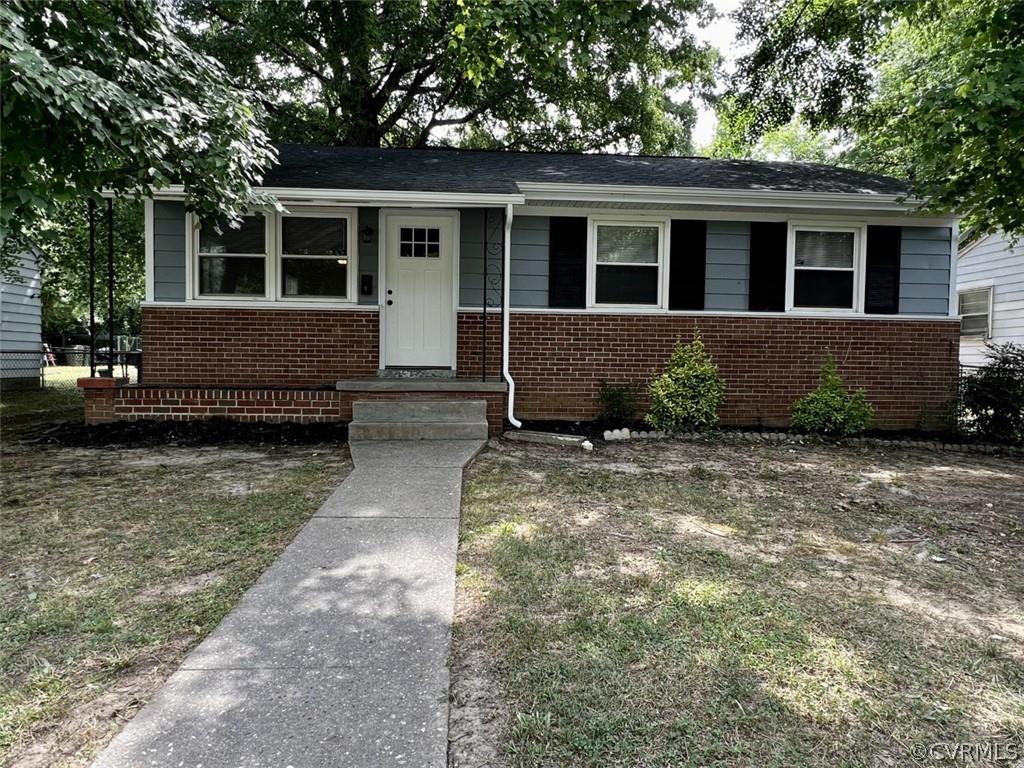 Completely renovated rancher in the City of Richmond. Just minutes from the heart of Manchester and 