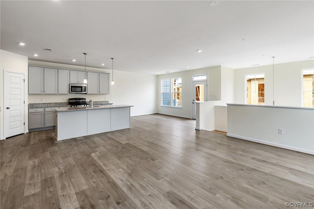 HOME IS NOT YET BUILT. Purchaser still has time to select structurl and design options! You'll enter