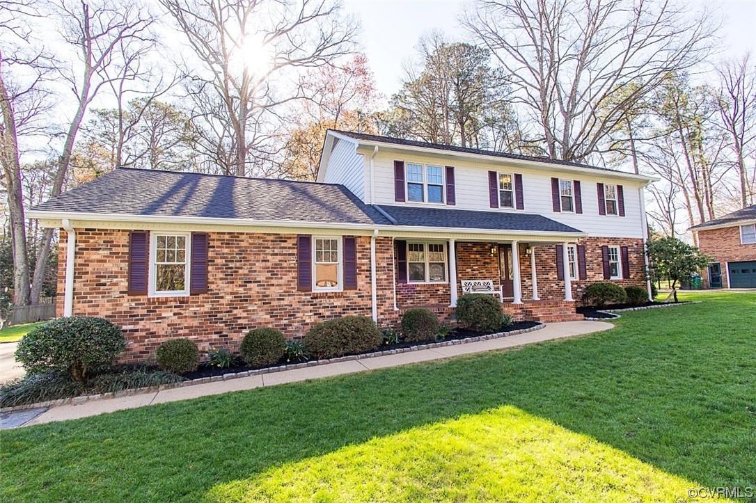 Welcome to Willow Oaks, convenient to everything RVA! From the manicured lawn to the wide front porc