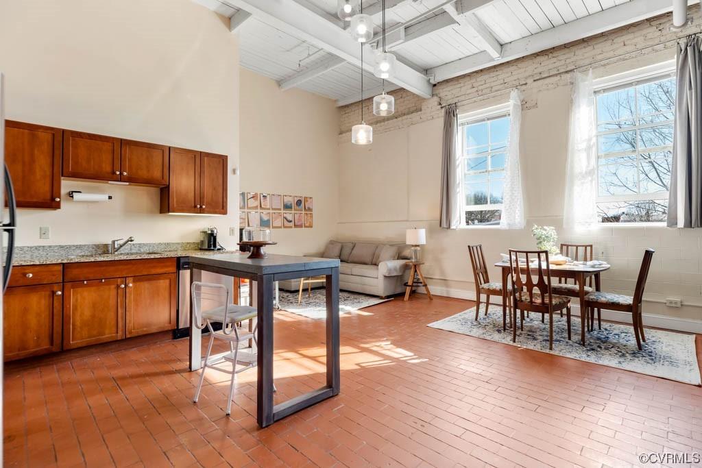 Welcome home to your Nolde Bakery condo! Located in the heart of Church Hill close to downtown RVA, 
