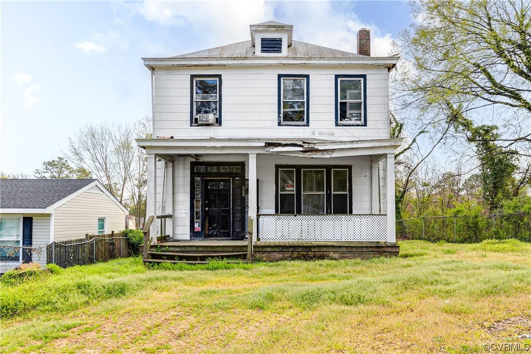 Calling all investors! This exciting new project is a classic American Foursquare with 4 bedrooms, 1