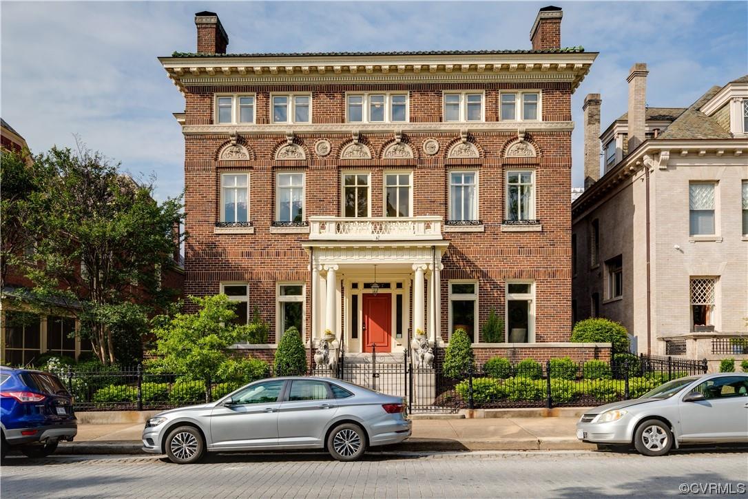This 1915 Italian Renaissance palazzo, designed by John Peebles has been extensively renovated to 21