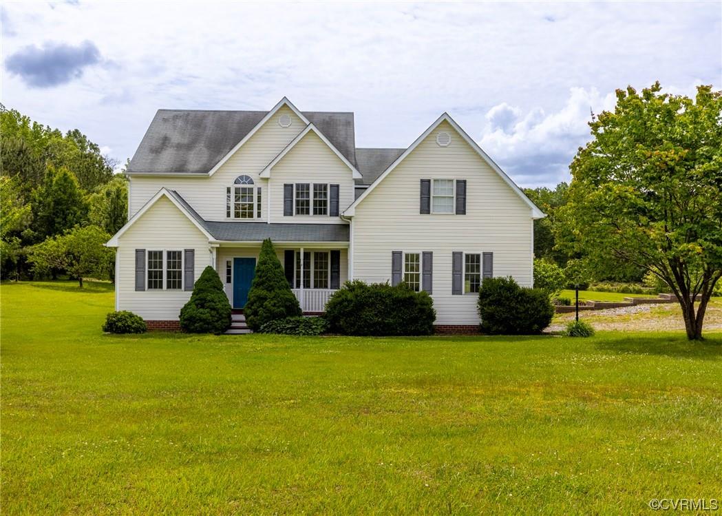 Enjoy perks of rural living & the feeling of not being too isolated in Devonwood. You're just three 