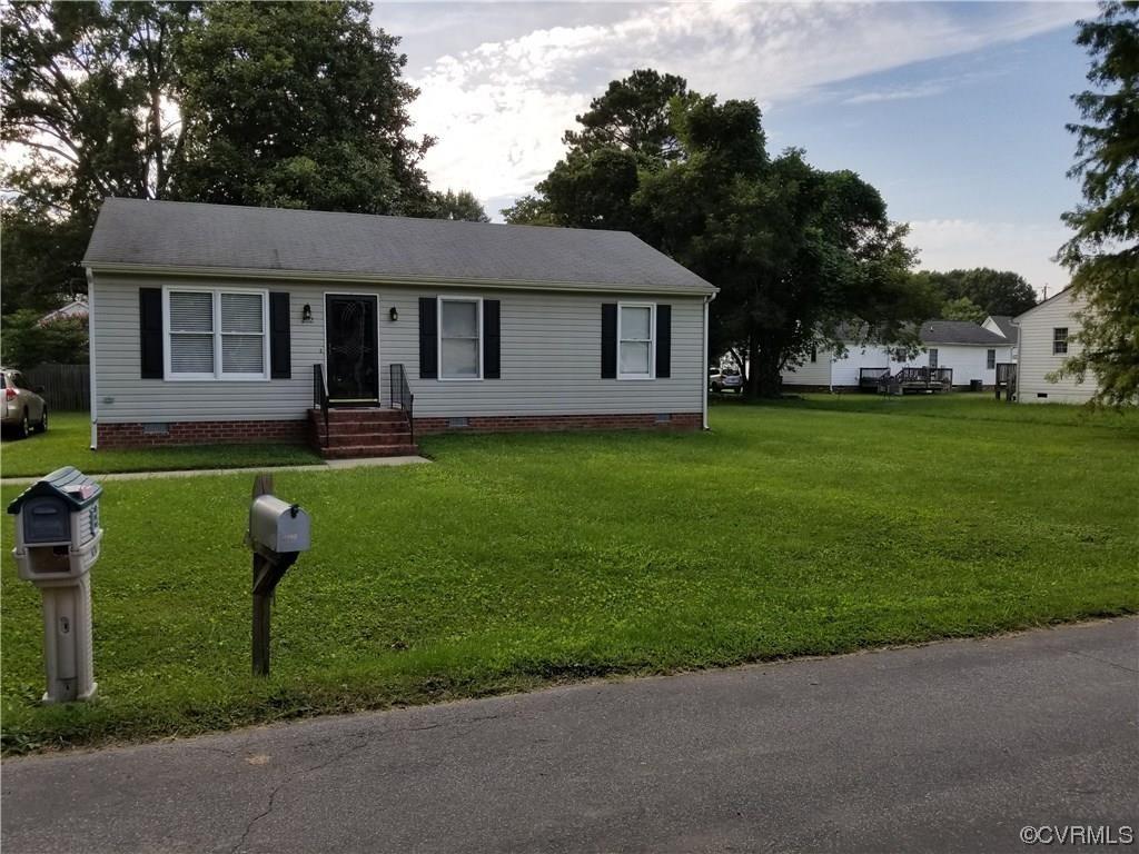 Well maintained 3 bedroom, 2 bath home on the East End of Henrico.  Nice, flat lot with a fenced in 