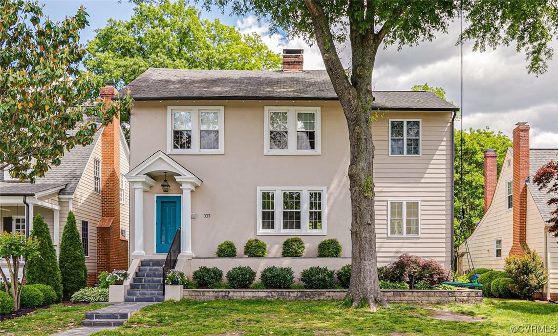 Welcome to 337 Lexington in sought-after Stonewall Court! This Near West End home was built in 1918 